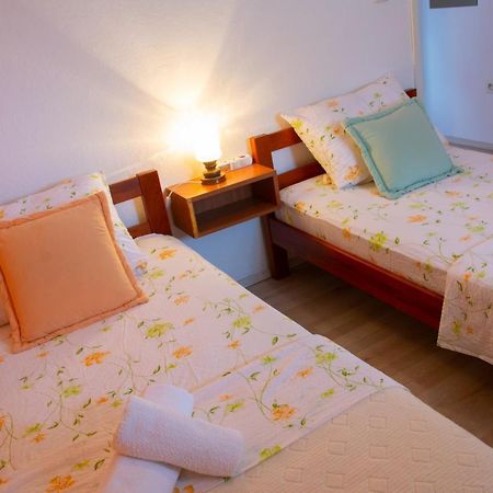 Apartment Tony - 2Bdr Beachfront Jadrija Eksteriør billede